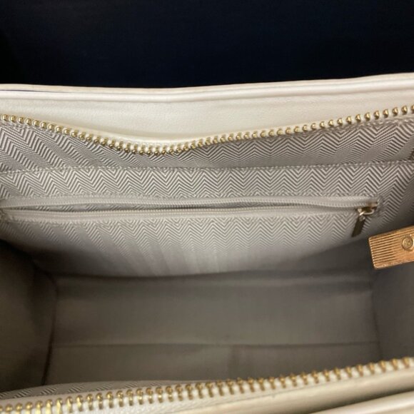 White Faux Leather Handbag w/ Bamboo Double Handles Free Standing Footed - Picture 10 of 11